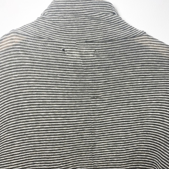 Madewell Slim Turtleneck Top in Stripe M - Picture 6 of 6